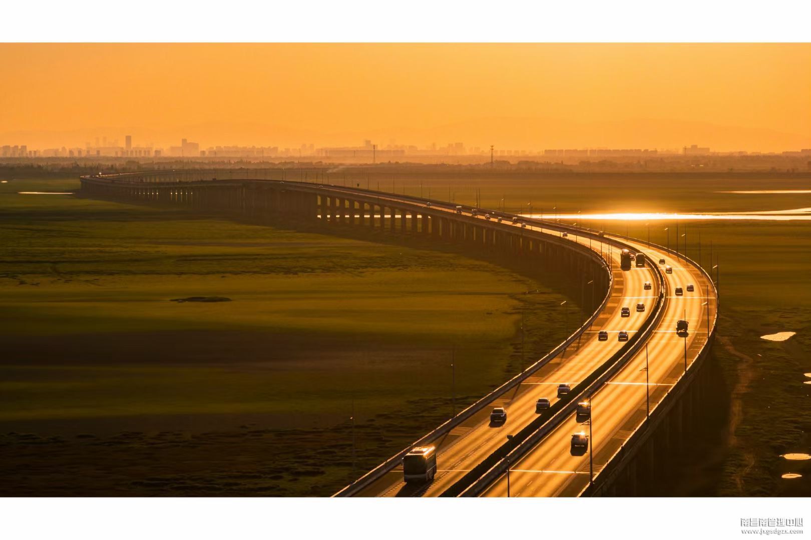 日暮下的大橋
